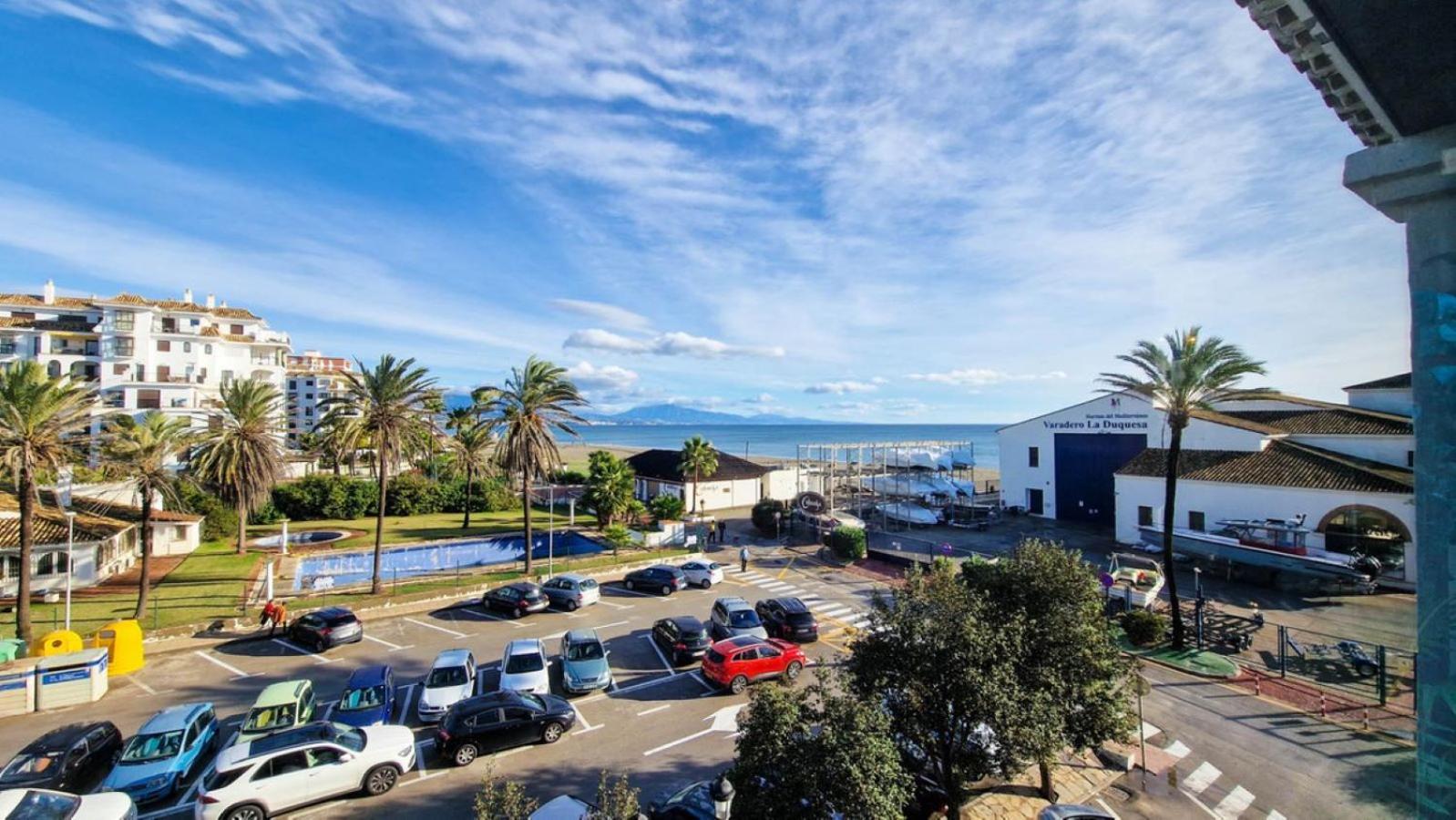 Duquesa Port Apartment